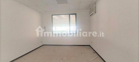 1724m² Warehouse in Giuliano Teatino, Italy No. 318859 4