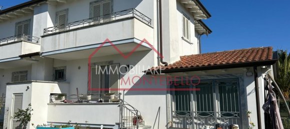 Villa de 3 dormitorios en Camaiore, Italy No. 314408 2