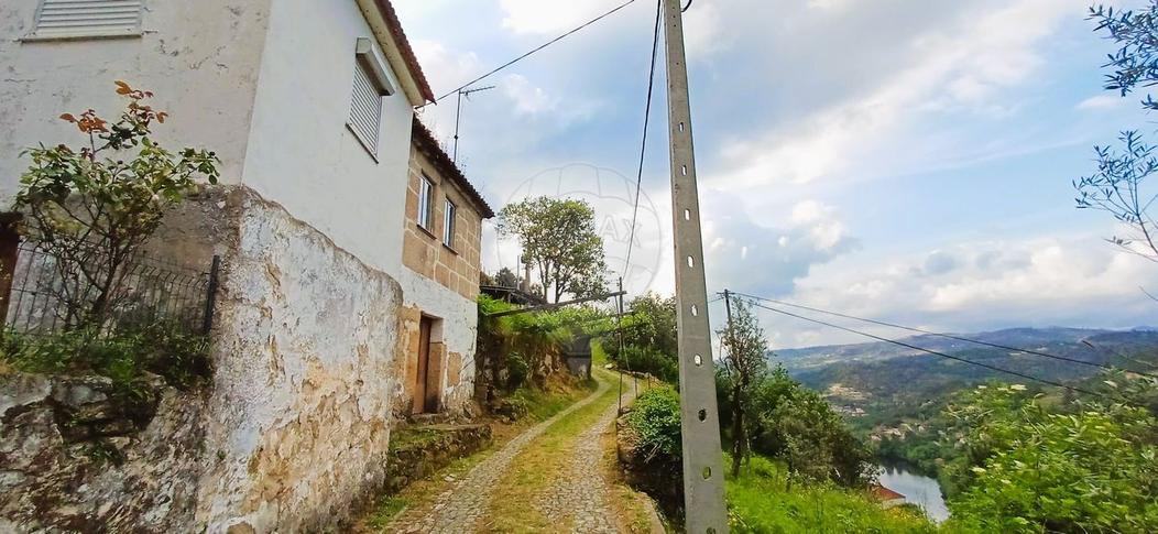 3 Schlafzimmer Haus in Cinfaes, Portugal, Nr. 296076