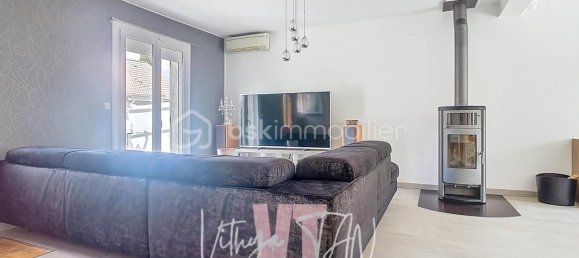 4 bedrooms House in Les Chapelles-Bourbon, France No. 333416 6