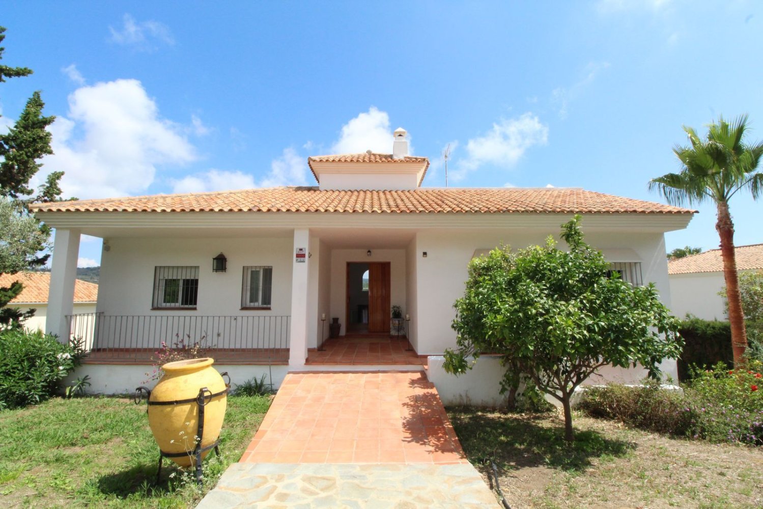 5 bedrooms Villa in Cadiz, Spain No. 145741