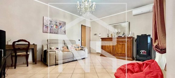 3 rooms Apartment in Rome, Italy No. 135221 2