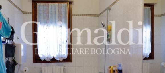 5 rooms Apartment in San Lazzaro di Savena, Italy No. 183133 35
