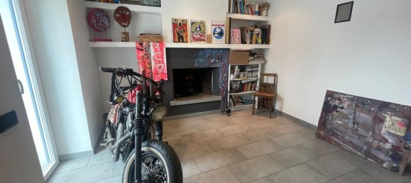 5 rooms House in Alta Valle Intelvi, Italy No. 299318 3