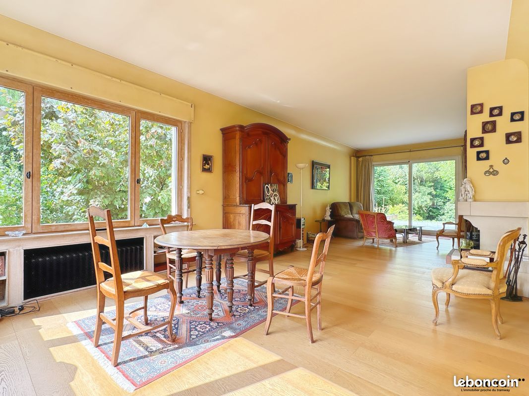 5 bedrooms House in Marcq-en-Baroeul, France No. 338134