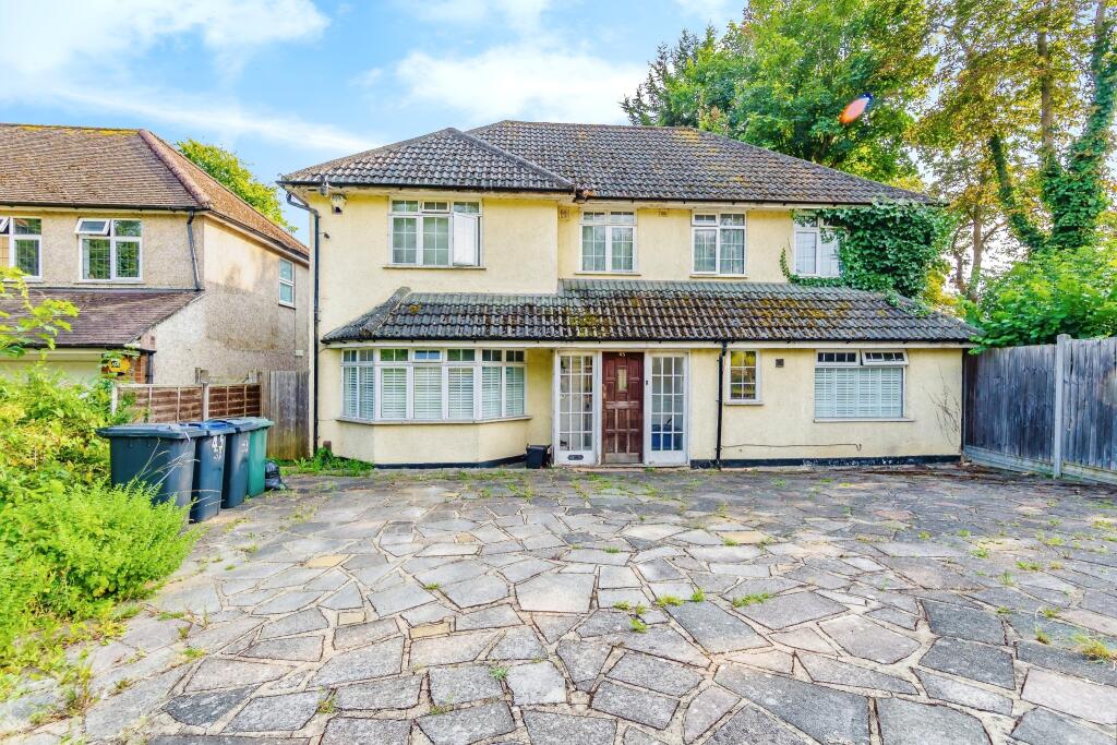 4 bedrooms House in Croydon, United Kingdom No. 8138