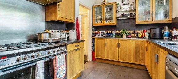 4 bedrooms House in Croydon, United Kingdom No. 8138 15