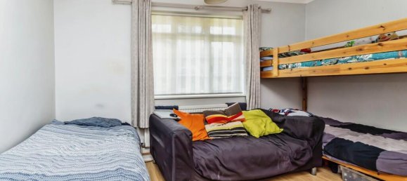 4 bedrooms House in Croydon, United Kingdom No. 8138 11