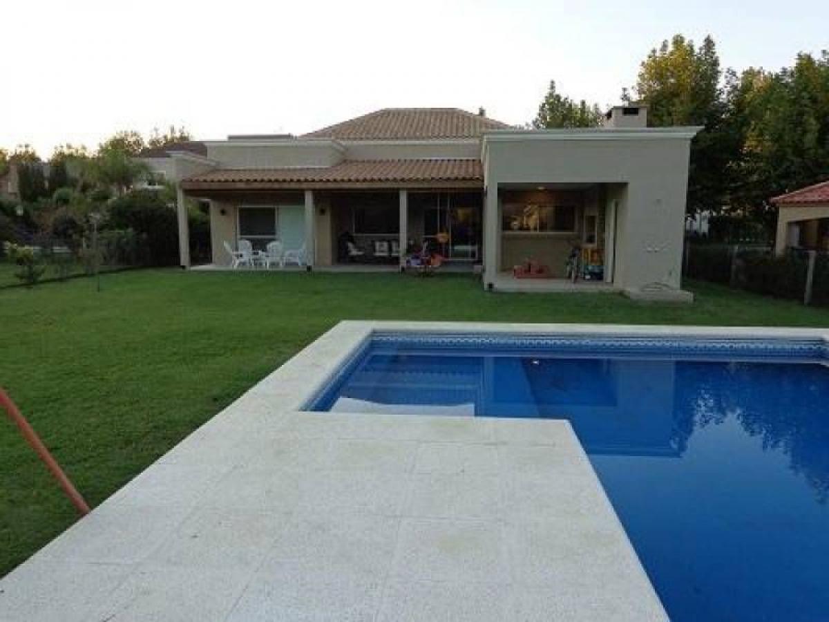 3 bedrooms House in Pilar, Argentina No. 65795