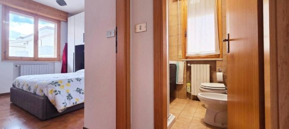 3 rooms Apartment in Rimini, Italy No. 39375 18