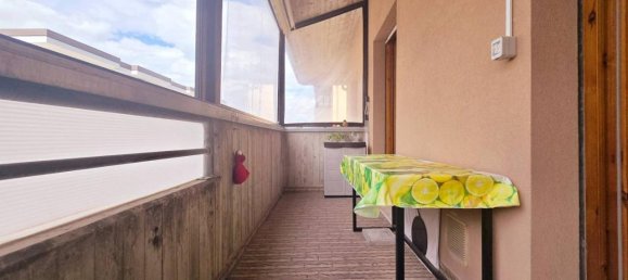 3 rooms Apartment in Rimini, Italy No. 39375 11