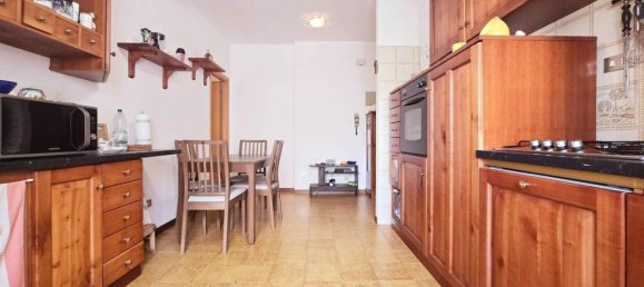 3 rooms Apartment in Rimini, Italy No. 39375 5