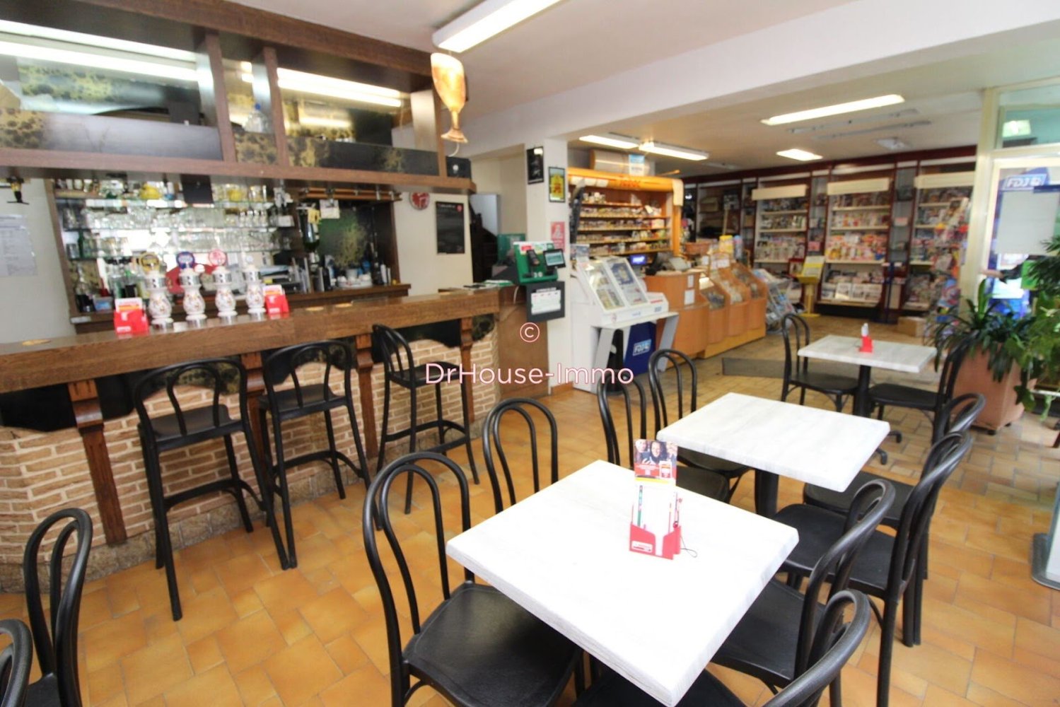 Gewerbliche Immobilie in Bethune, France 160m², Nr. 254293