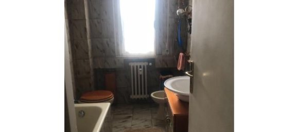 5 rooms Apartment in Campobasso, Italy No. 253738 3