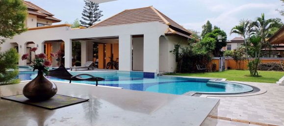 7 bedrooms Cafe / restaurant in Pattaya, Thailand No. 4894 5