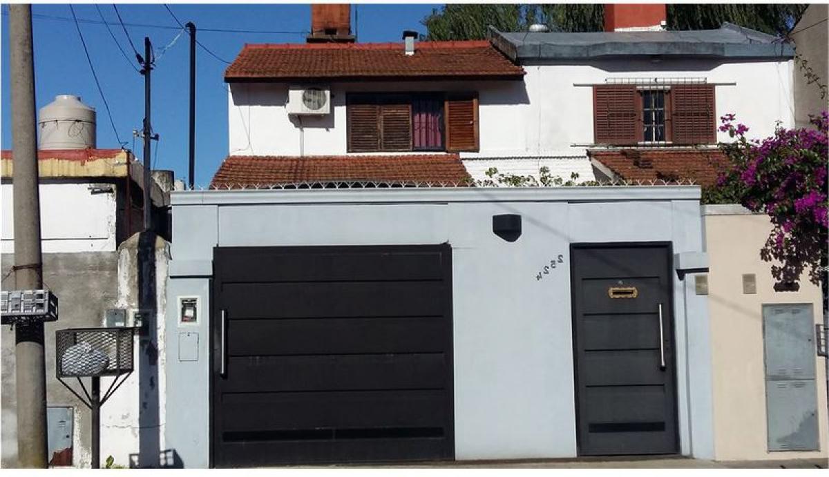 2 bedrooms House in Moron, Argentina No. 51626