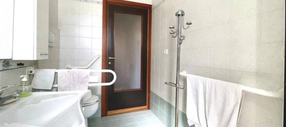 5غرفة شقة في Turin, Italy رقم 35949 26