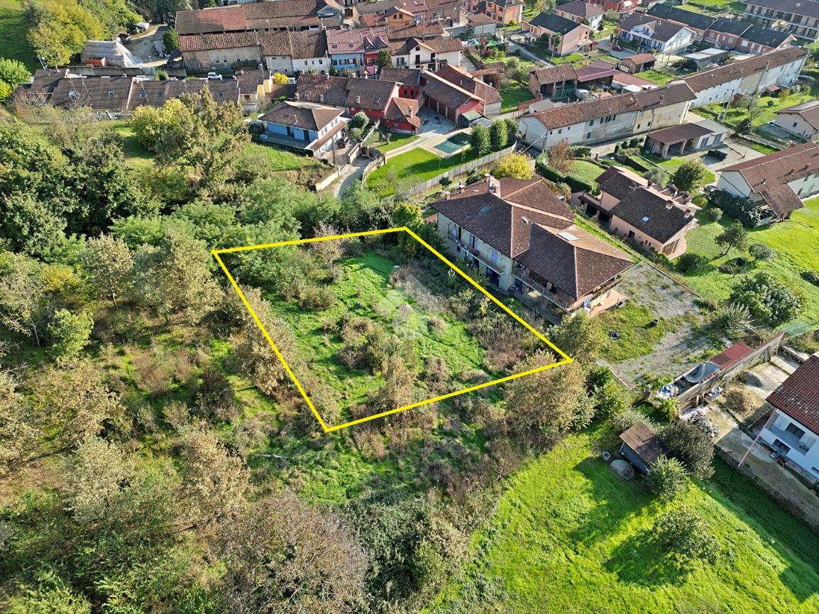  قطعة أرض في Bra, Italy 1250متر مربع رقم 109725