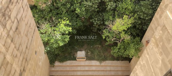 4 bedrooms Townhouse in Sliema, Malta No. 10331 18