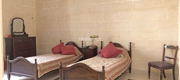 4 bedrooms Townhouse in Sliema, Malta No. 10331 14