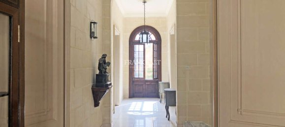 4 bedrooms Townhouse in Sliema, Malta No. 10331 17