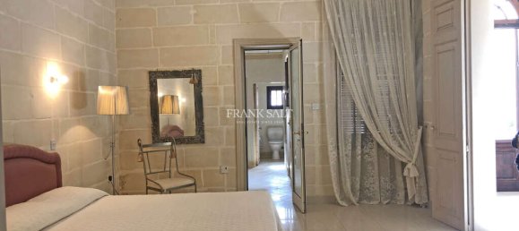 4 bedrooms Townhouse in Sliema, Malta No. 10331 12