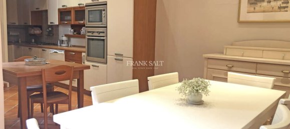 4 bedrooms Townhouse in Sliema, Malta No. 10331 5