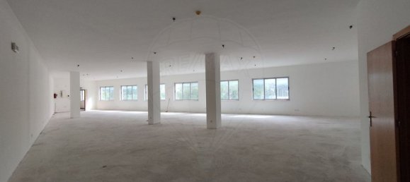 Oficina en Abrantes, Portugal 217 m² No. 66465 2