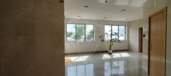 Oficina en Abrantes, Portugal 217 m² No. 66465 6