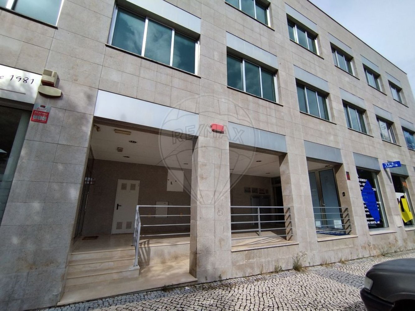 Oficina en Abrantes, Portugal 217 m² No. 66465