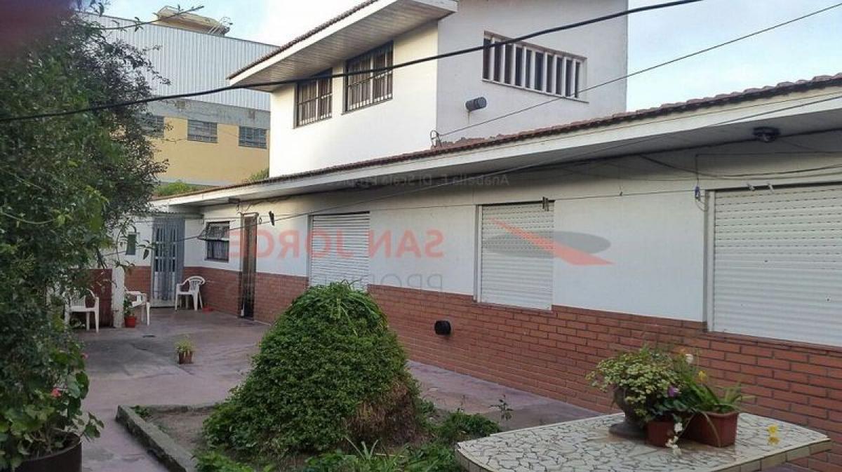 3 bedrooms House in Mar del Plata, Argentina No. 73421