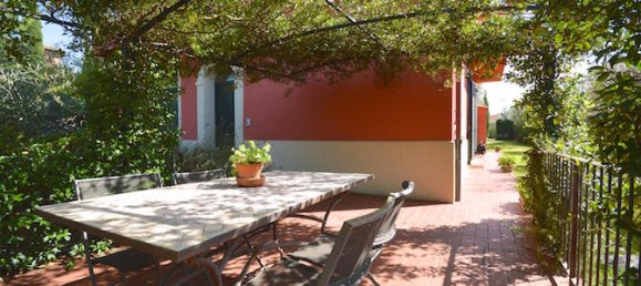 4 bedrooms Villa in Castiglione del Lago, Italy No. 57850 3