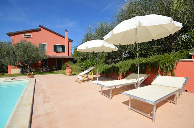 4 bedrooms Villa in Castiglione del Lago, Italy No. 57850