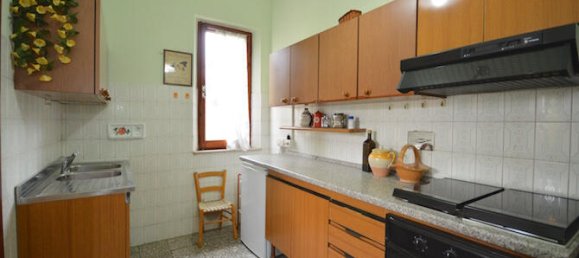 4 bedrooms Villa in Castiglione del Lago, Italy No. 57850 11