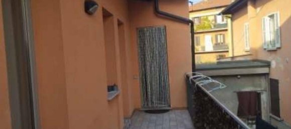 3 bedrooms Apartment in Varese, Italy No. 283545 2