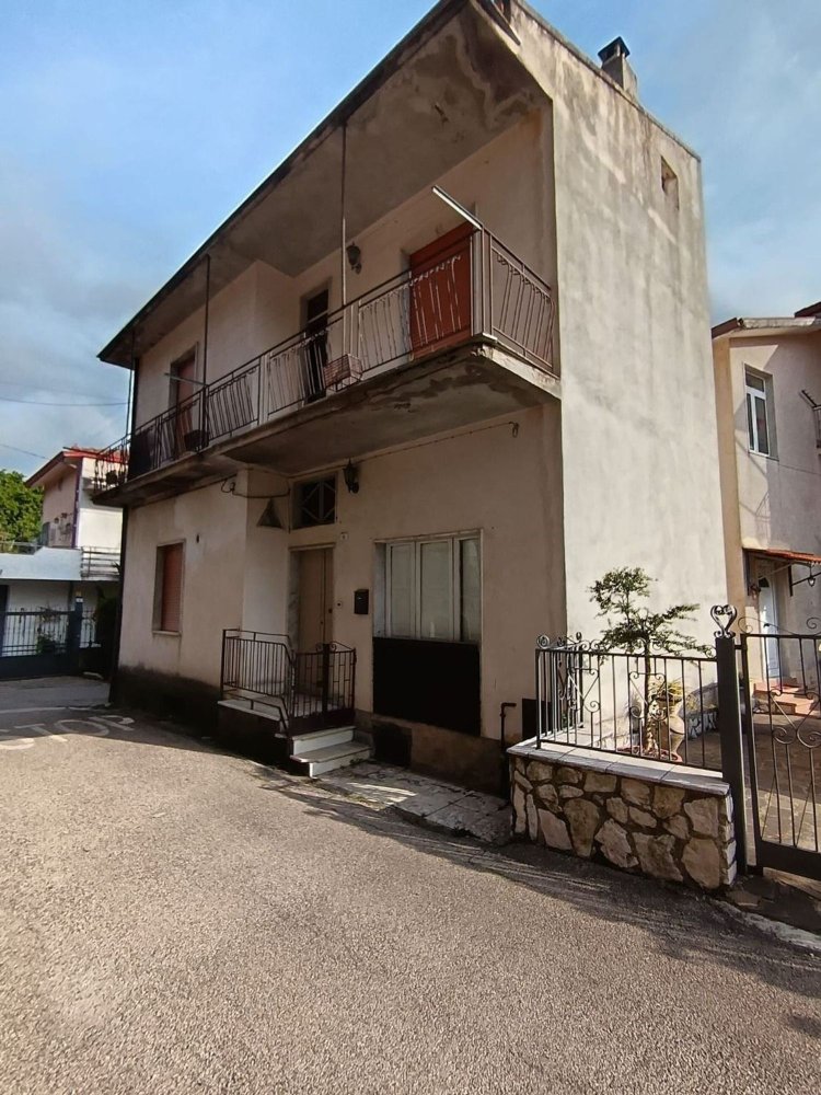 5 rooms House in Rotondi, Italy No. 257984