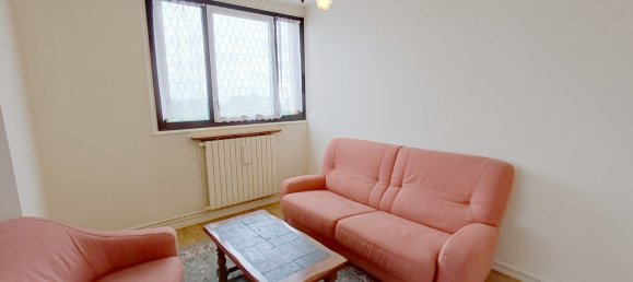 1 bedroom Apartment in Poissy, France No. 321359 2