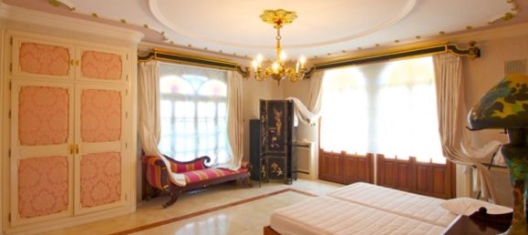 5 bedrooms Villa in Alicante, Spain No. 186416 2