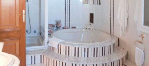 5 bedrooms Villa in Alicante, Spain No. 186416 5