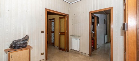 6 rooms Apartment in Palermo, Italy No. 127955 7