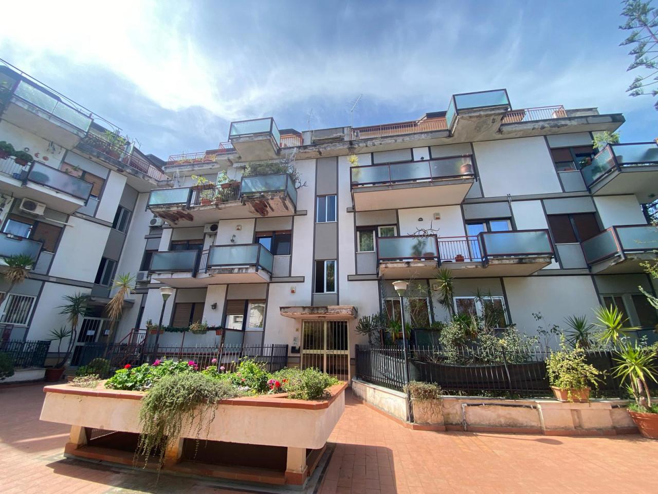 6 rooms Apartment in Palermo, Italy No. 127955