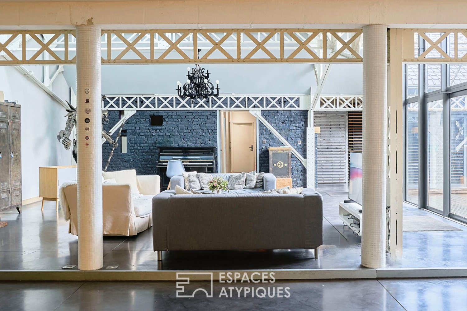 6 bedrooms Apartment in Roubaix, France No. 72962