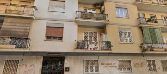 2 bedrooms Apartment in Rome, Italy No. 376853 2