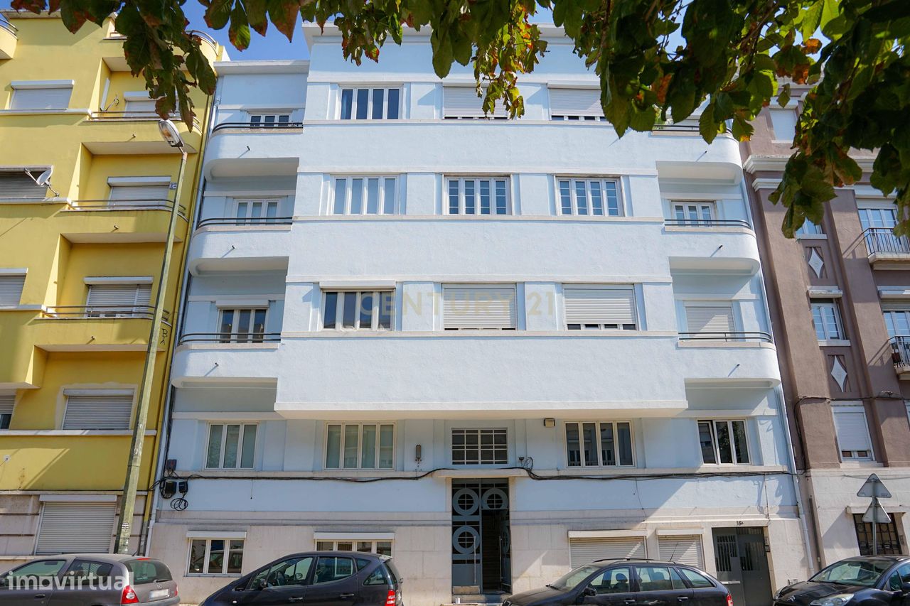 4 bedrooms Apartment in Lisbon, Portugal No. 301413