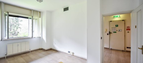 4 rooms Office in Turin, Italy No. 55429 16