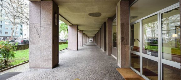 4 rooms Office in Turin, Italy No. 55429 3