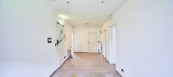 4 rooms Office in Turin, Italy No. 55429 5