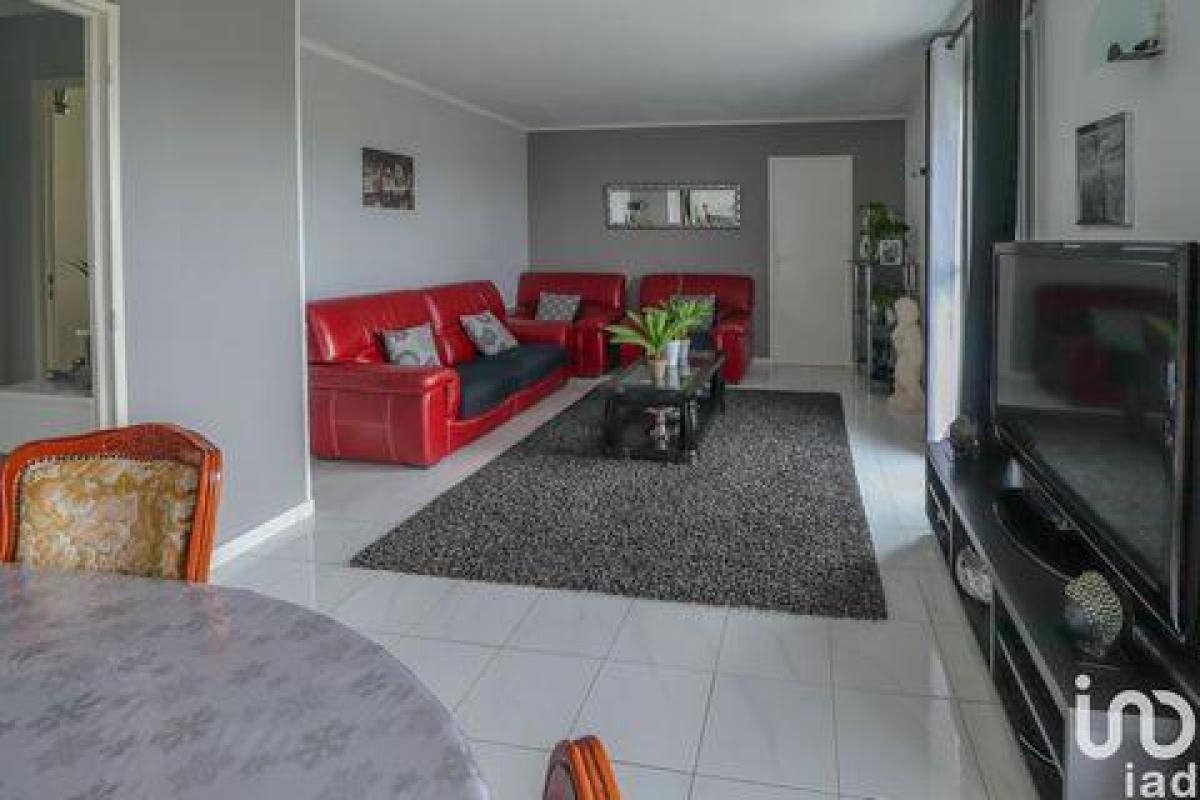 Condominio de 4 dormitorios en Les Mureaux, France No. 7455