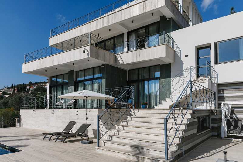 6 bedrooms Villa in Agios Tychonas, Cyprus No. 15330