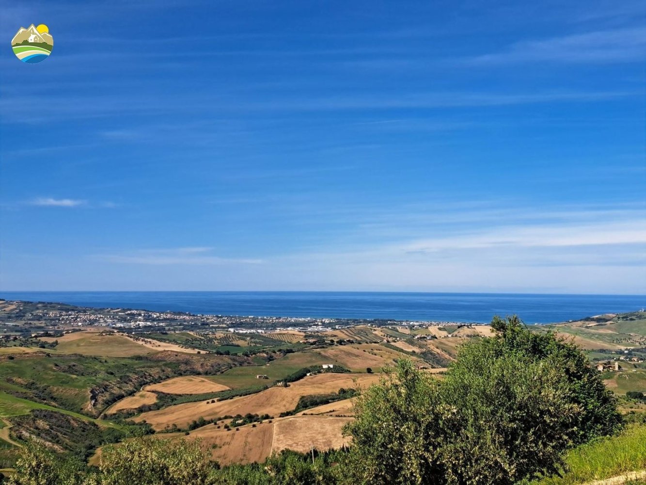 Casa de 6 dormitorios en Atri, Italy No. 387738